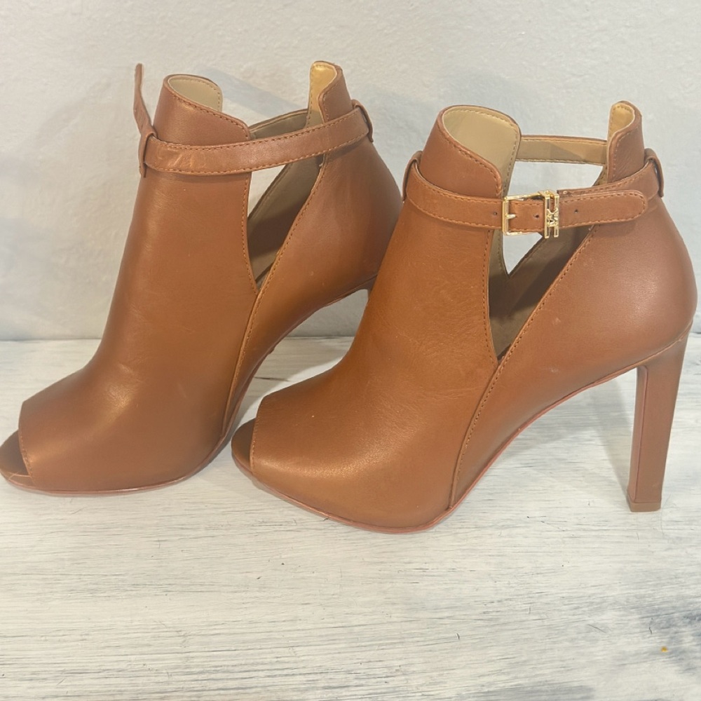 Women’s MK  Bootiea